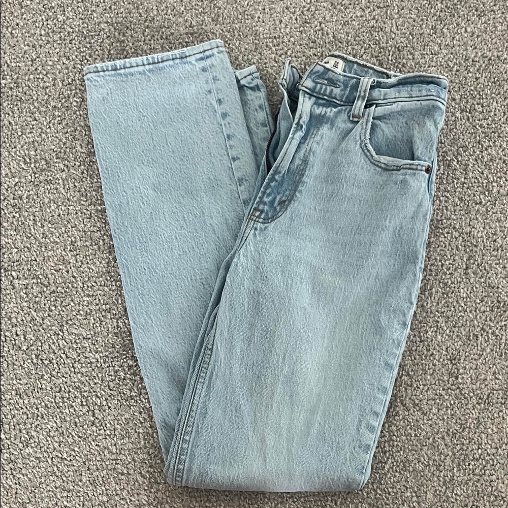 Abercrombie & Fitch Women's Light Blue 90s Straight Leg Ultra Hise Rise Jeans
